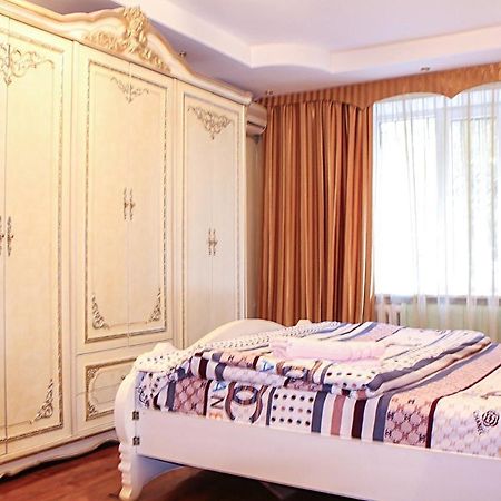 Tolebaeva 65 Apartment Almaty Ngoại thất bức ảnh