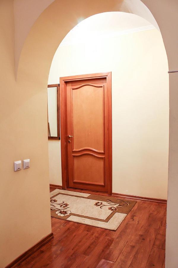 Tolebaeva 65 Apartment Almaty Ngoại thất bức ảnh